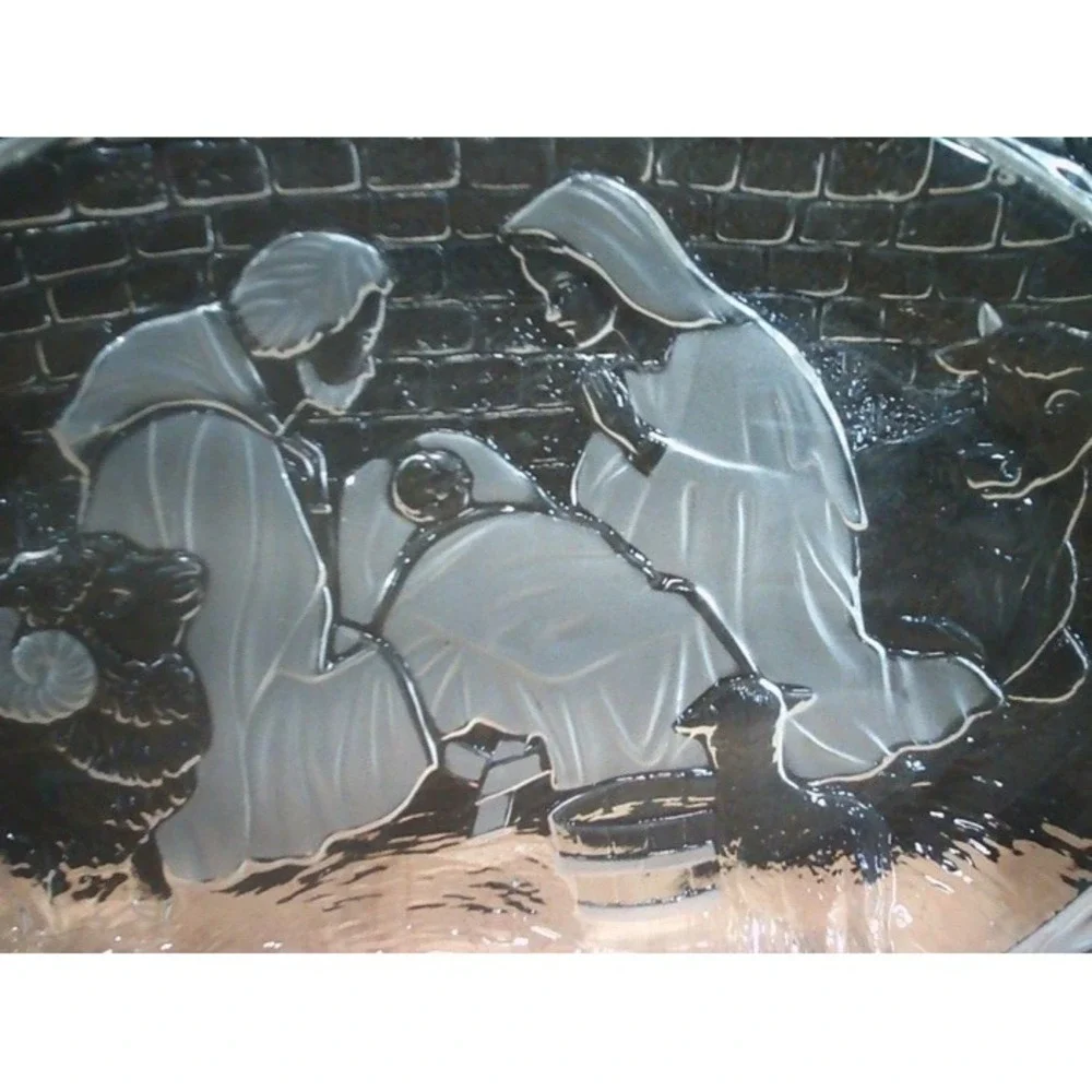 New In Box Mikasa Celebrations Nativity Plaque Complete W/ Display Stand